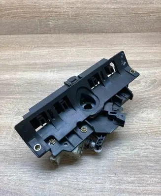 Audi A4 S4 B5 8D Tailgate exterior lock 8D9827565H 4B0827565H