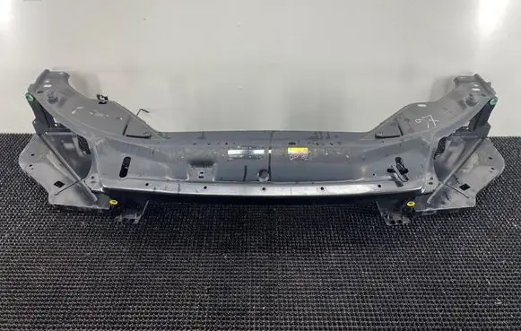 Volvo V70 Radiator support slam panel