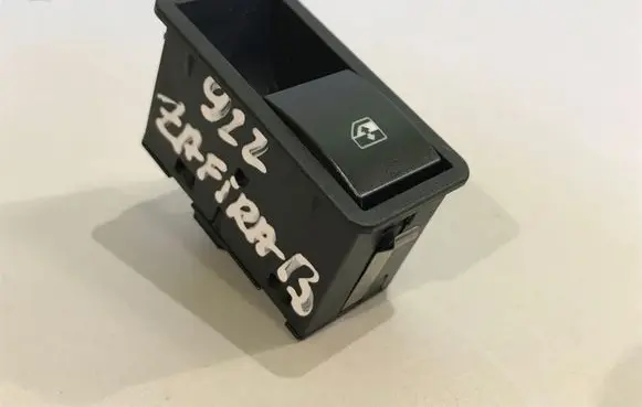 Opel Zafira B Electric window control switch LK03459105 13197131