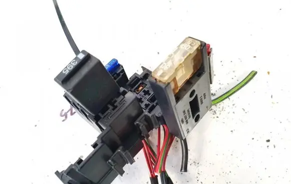 Volkswagen PASSAT B5.5 Fuse box set 8d0937503d