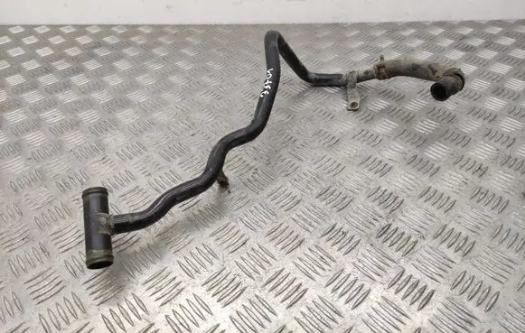Volkswagen PASSAT B8 Engine coolant pipe/hose 04L121065