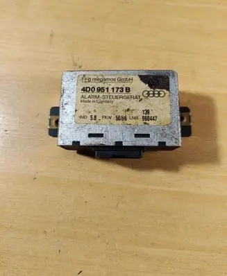 Audi A4 S4 B5 8D Alarm control unit/module 4D0951173B 960447