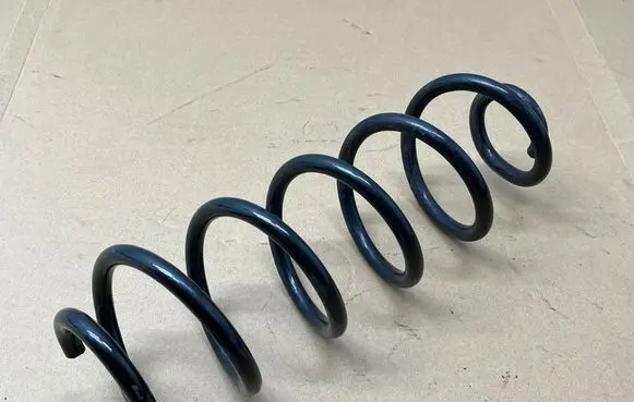 Nissan Qashqai J12 Rear coil spring