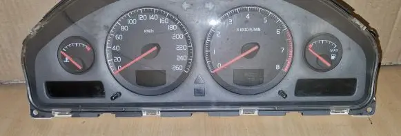Volvo XC70 Speedometer (instrument cluster) 9499668 69294570T