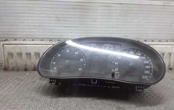 Volkswagen Polo IV 9N3 Speedometer (instrument cluster) 110080124023A