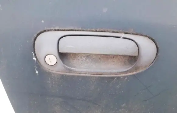 Mitsubishi Carisma Front door exterior handle