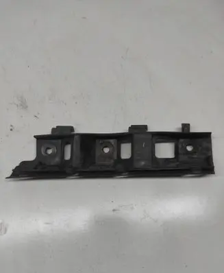 Front bumper mounting bracket
