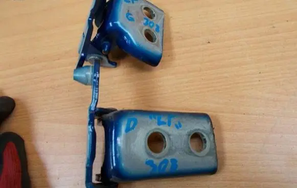 Peugeot 308 Rear door upper hinge