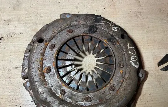 Mitsubishi Colt Pressure plate 