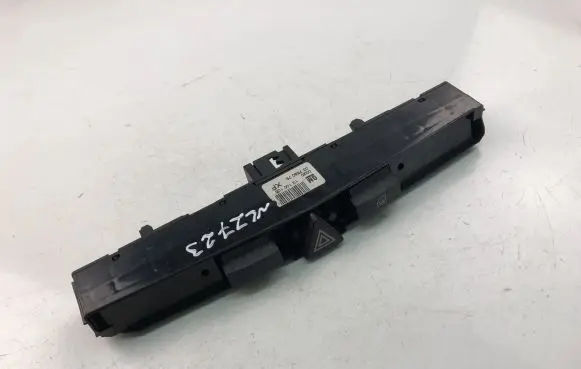 Opel Astra H Hazard light switch 13100105XF