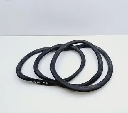 Volkswagen Polo IV 9N3 Rear door rubber seal (on body) 6Q6867912 6Q6867912D