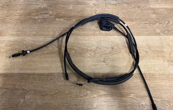 Engine bonnet/hood lock release cable