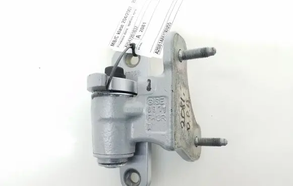 Mercedes-Benz C W204 Front door lower hinge A2047201837