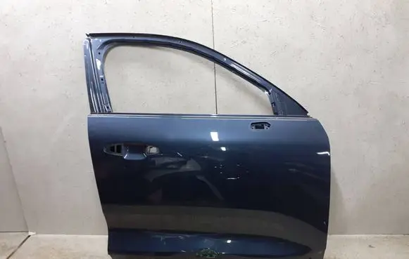 Volvo XC40 Front door
