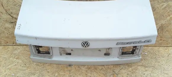 Volkswagen PASSAT B4 Tailgate/trunk/boot lid