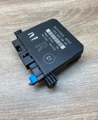 Mercedes-Benz C W203 Door control unit/module 2038206626 351391
