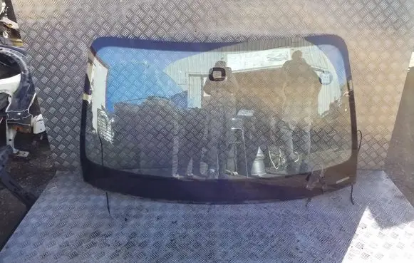 Bentley Continental Front windscreen/windshield window E143R001527