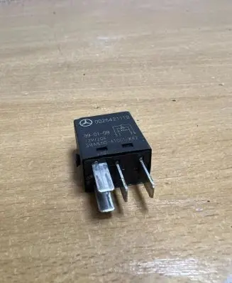 Mercedes-Benz E W211 Other relay 0025421119 F38