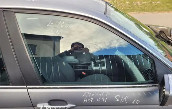 BMW 3 E46 Sliding door window/glass