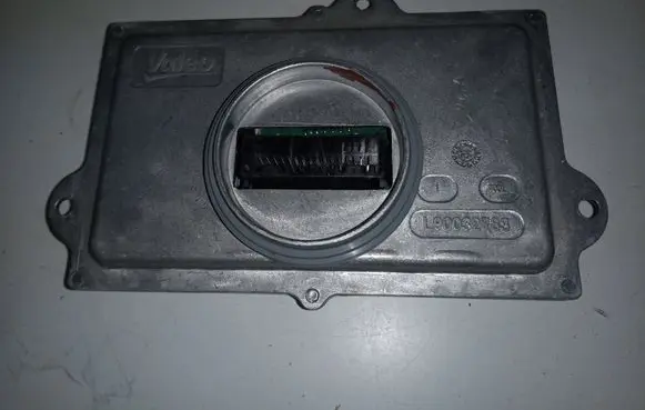 Volvo XC90 Headlight ballast module Xenon 90059439