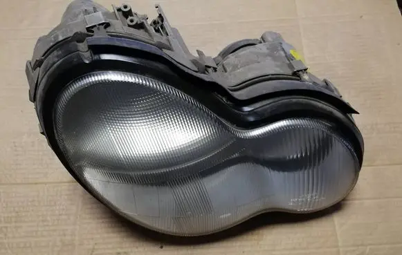 Mercedes-Benz C W203 Headlight/headlamp A2038200261 0301166202