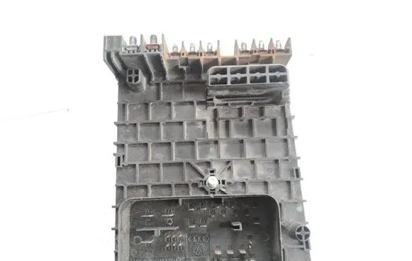 Volkswagen PASSAT B6 Fuse module 3C0937125 63592777
