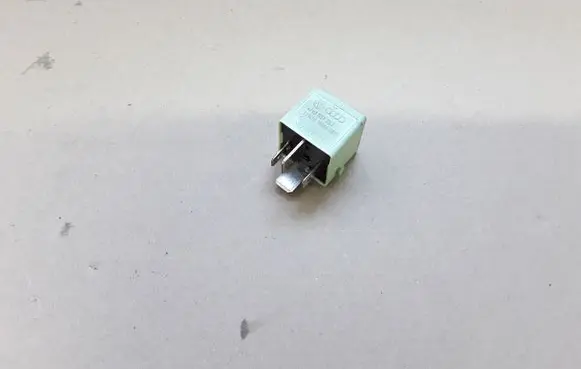 Skoda Superb B6 (3T) Other relay 4H0951253