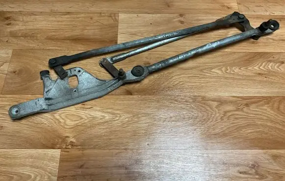 Ford Focus Front wiper linkage 
