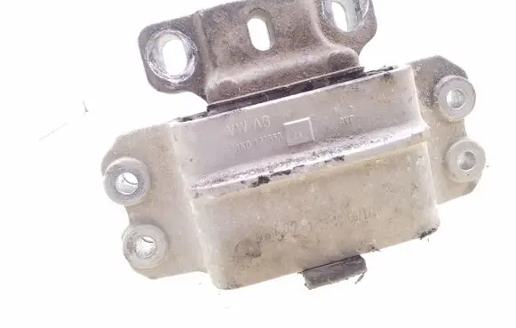 Volkswagen Touran I Engine mount bracket 1K0199555N