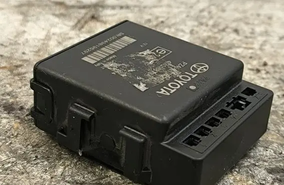 Toyota Corolla Verso AR10 Parking PDC control unit/module 031194