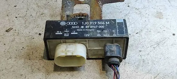 Skoda Fabia Mk1 (6Y) Coolant fan relay 1J0919506M 898967000