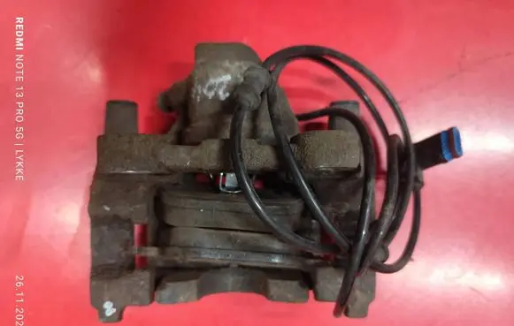 Mercedes-Benz C AMG W204 Rear brake caliper 