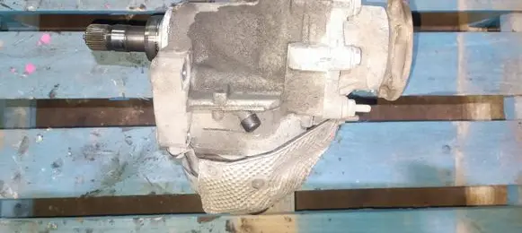 Volkswagen Golf VII Gearbox transfer box case 049053e