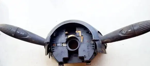 Wiper turn signal indicator stalk/switch