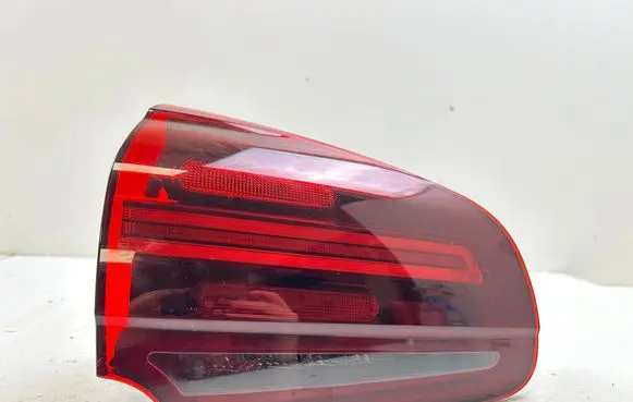Porsche Cayenne (92A) Tailgate rear/tail lights 7P5945307B