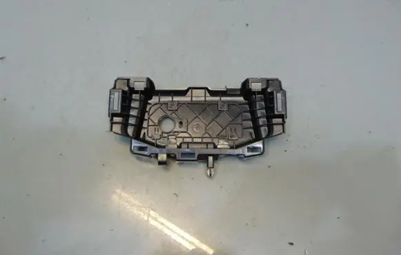Peugeot 3008 II Air filter box cover 