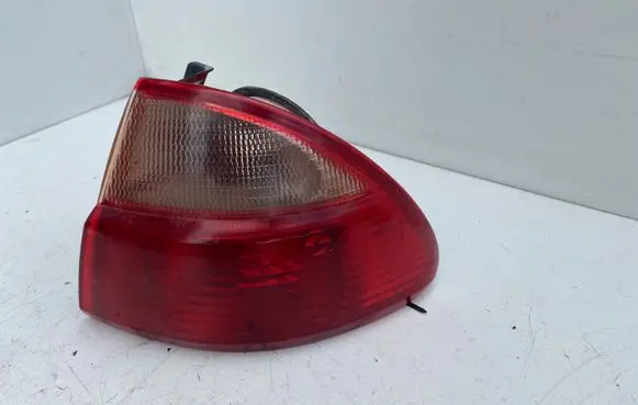 Toyota Avensis T220 Rear/tail lights