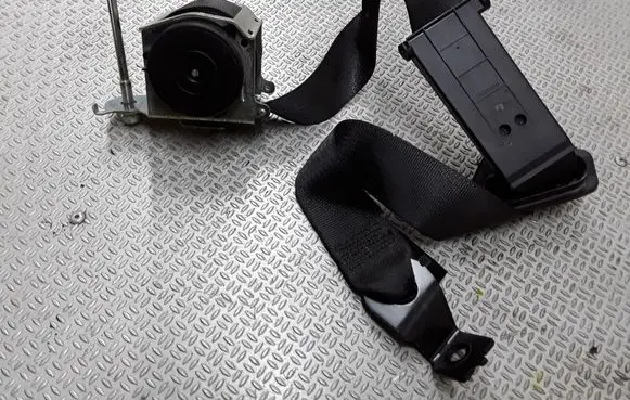 Opel Astra H Front seatbelt 13296212