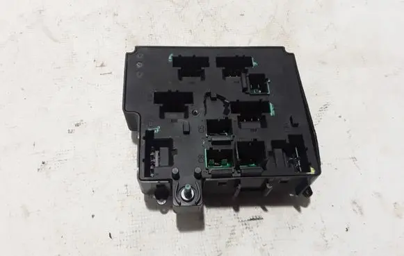 Volvo S60 Fuse module 32212298