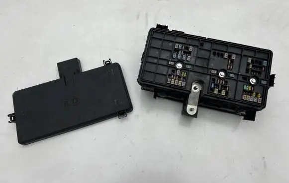 Ford Bronco Fuse box set MB3T-14A465-AB