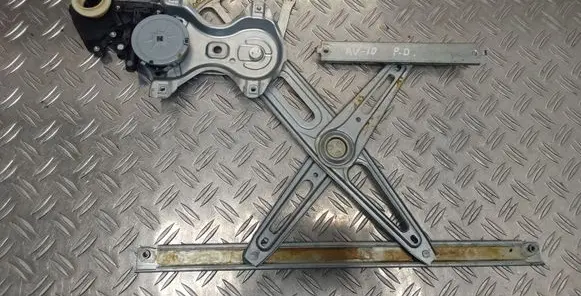 Toyota Avensis T270 Front door window regulator motor 8570102010 8571005050