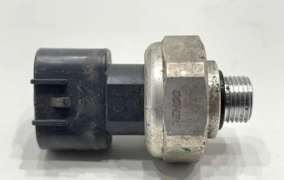 Mazda CX-9 Air conditioning (A/C) pressure sensor 499000-7880