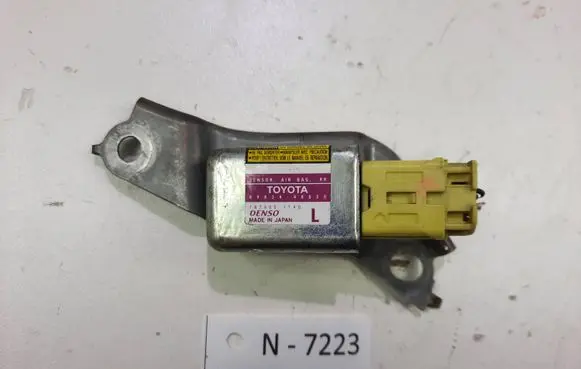 Lexus RX 330 - 350 - 400H Airbag deployment crash/impact sensor 8983448020
