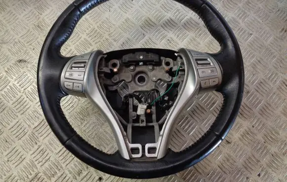 Nissan Pulsar Steering wheel 142864562 484303ZL2A 34178105B
