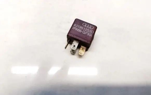 Audi TT Mk1 Other relay 431951253d