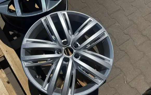 Volkswagen Tiguan R19 alloy rim 5NA601025F 5NA601025N