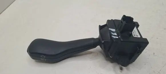 BMW 5 E39 Indicator stalk 8363668 01104010