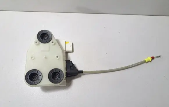 BMW X5 F15 Front door soft close latching motor 7419840 7323782