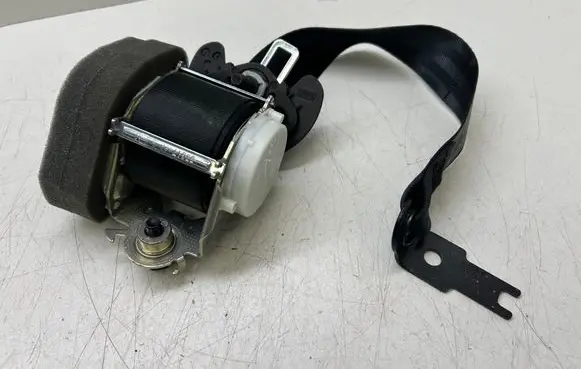 Peugeot 308 Rear seatbelt