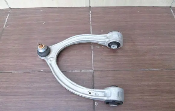 Mercedes-Benz C W205 Front upper control arm/wishbone 